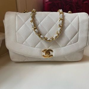 Chanel Diana White Caviar Medium
